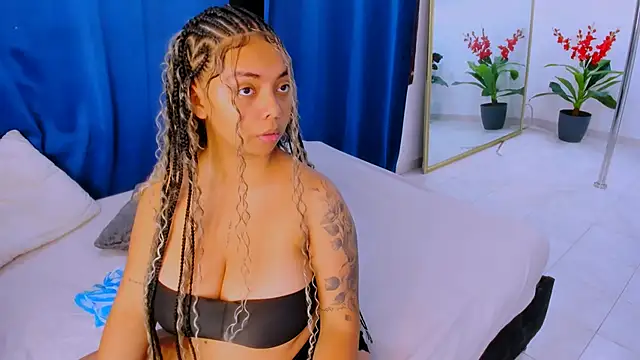 nahomy ryans online show from 17, 10, 2025