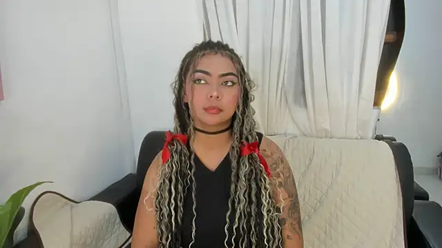 nahomy ryans online show from 26, 10, 2025