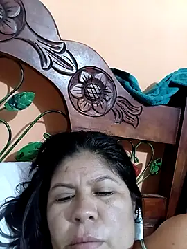 Snapshot of hotmom33 chatting on 15, 10, 2025 hotmom33 online show from 15, 10, 2025