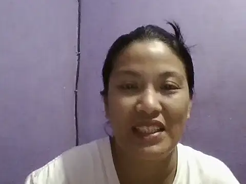 Snapshot of Uniquebeauty32 chatting on 4, 11, 2025 Uniquebeauty32 online show from 4, 11, 2025