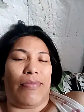 Snapshot of Uniquebeauty32 chatting on 18, 3, 2026 Uniquebeauty32 online show from 18, 3, 2026