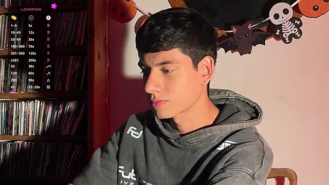 Snapshot of jim_dj chatting on 19, 10, 2025 jim dj online show from 19, 10, 2025