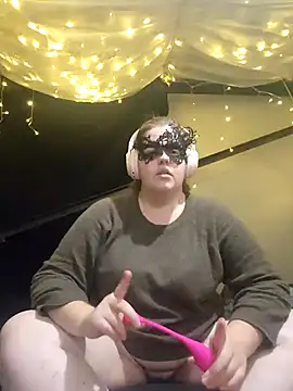 VeiledMuse online show from 10, 11, 2025