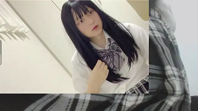 Snapshot of Mia032 chatting on 12, 10, 2025 Mia032 online show from 12, 10, 2025