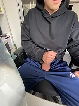 Snapshot of greggts chatting on 8, 11, 2025 greggts online show from 8, 11, 2025