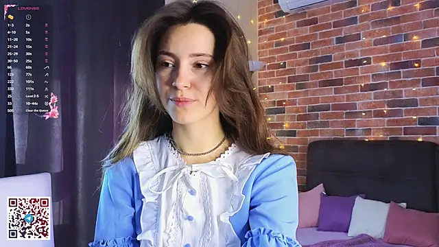 Snapshot of JasminDoroti chatting on 13, 10, 2025 JasminDoroti online show from 13, 10, 2025