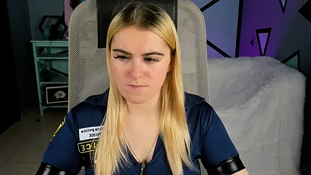 Snapshot of Stef_Nicks chatting on 14, 10, 2025 Stef Nicks online show from 14, 10, 2025