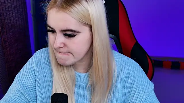 Snapshot of Stef_Nicks chatting on 1, 11, 2025 Stef Nicks online show from 1, 11, 2025