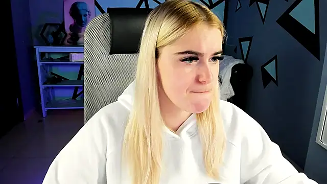 Snapshot of Stef_Nicks chatting on 9, 11, 2025 Stef Nicks online show from 9, 11, 2025