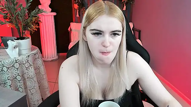 Snapshot of Stef_Nicks chatting on 8, 2, 2026 Stef Nicks online show from 8, 2, 2026