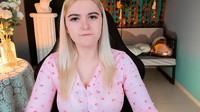 Snapshot of Stef_Nicks chatting on 24, 2, 2026 Stef Nicks online show from 24, 2, 2026