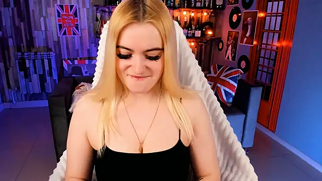 Snapshot of Stef_Nicks chatting on 17, 3, 2026 Stef Nicks online show from 17, 3, 2026