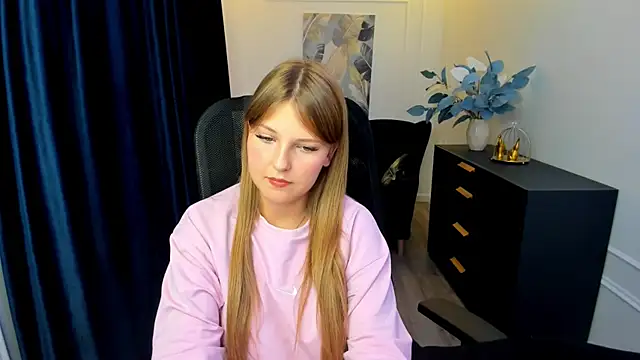 SaraMayki online show from 26, 9, 2025