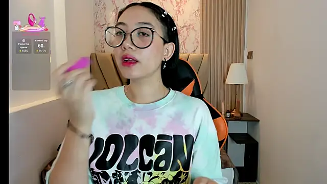 Yuna  Min online show from 12, 9, 2025