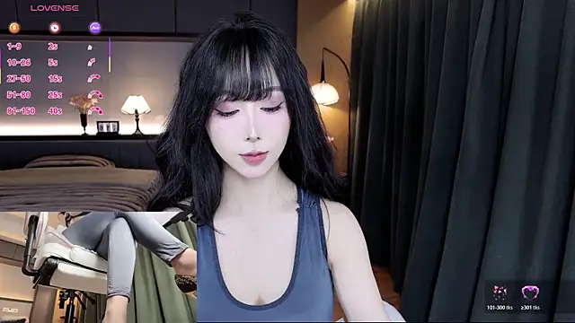 Snapshot of AYW-21 chatting on 16, 12, 2025 AYW-21 online show from 16, 12, 2025