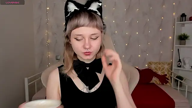 Tori Cutie online show from 6, 2, 2026