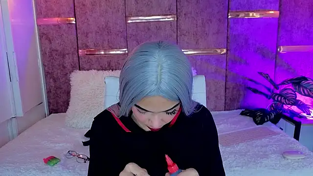 viollettebylyly online show from 8, 10, 2025