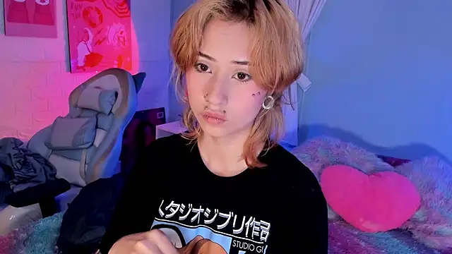 Snapshot of Hannahpage chatting on 14, 10, 2025 Hannahpage online show from 14, 10, 2025