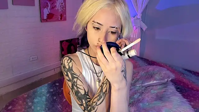 Snapshot of Hannahpage chatting on 22, 10, 2025 Hannahpage online show from 22, 10, 2025