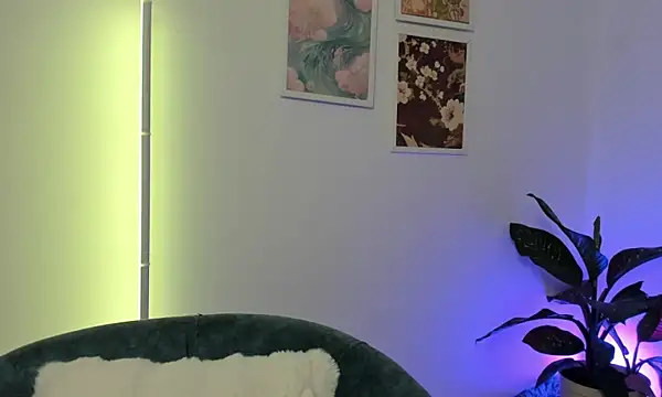 canelleGarces online show from 22, 12, 2025