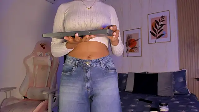 Snapshot of Ayleen_Dunkan chatting on 25, 10, 2025 Ayleen Dunkan online show from 25, 10, 2025