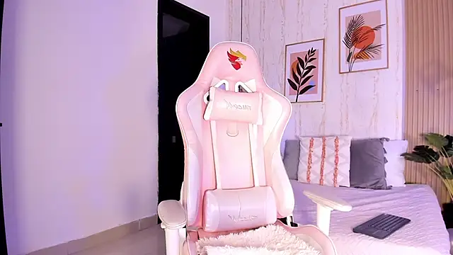 Snapshot of Ayleen_Dunkan chatting on 7, 11, 2025 Ayleen Dunkan online show from 7, 11, 2025