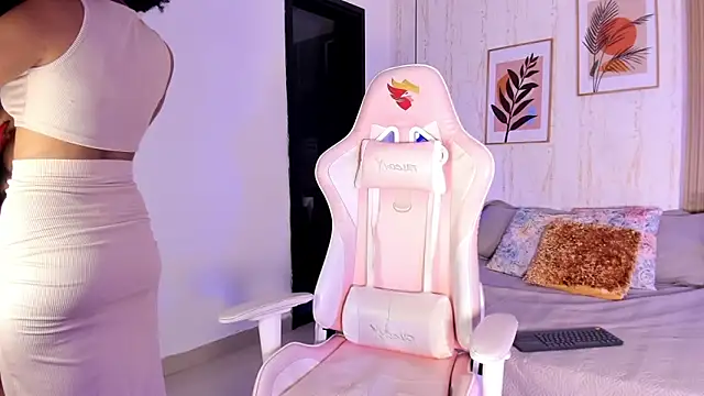 Snapshot of Ayleen_Dunkan chatting on 15, 11, 2025 Ayleen Dunkan online show from 15, 11, 2025