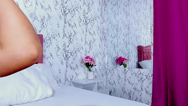 Snapshot of SofiiFoox chatting on 14, 11, 2025 SofiiFoox online show from 14, 11, 2025