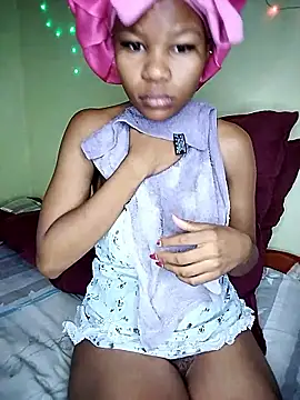 Seductive Yellow Titties online show from 13, 1, 2026