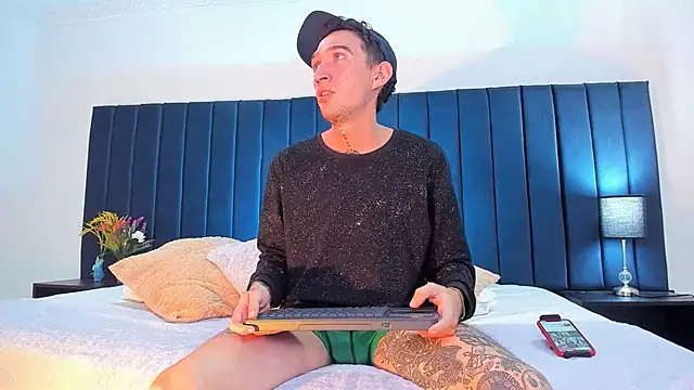 dominik thompson777 online show from 11, 10, 2025