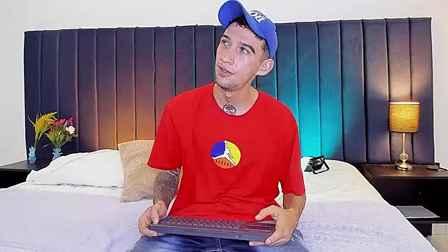 dominik thompson777 online show from 24, 10, 2025