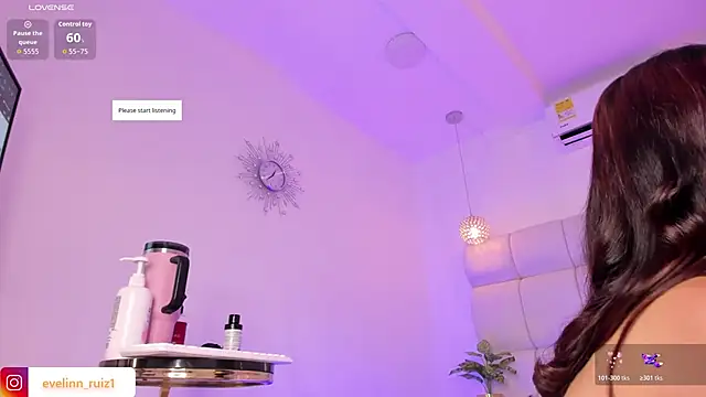 Evelinn Ruiz online show from 14, 11, 2025