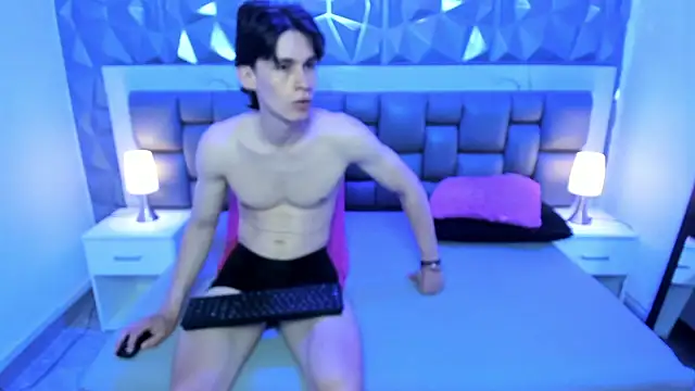 CloeyMiller online show from 17, 10, 2025