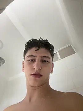 Snapshot of aronn_tay chatting on 3, 11, 2025 aronn tay online show from 3, 11, 2025