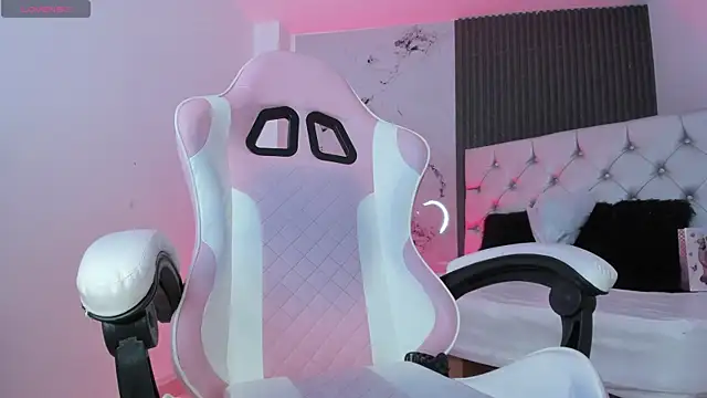 chloesagee online show from 8, 11, 2025