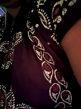 Snapshot of renuga143 chatting on 19, 9, 2025 renuga143 online show from 19, 9, 2025