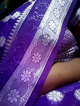 Snapshot of renuga143 chatting on 12, 11, 2025 renuga143 online show from 12, 11, 2025