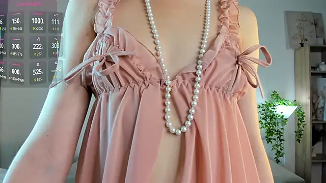 Ice Strawberry online show from 21, 11, 2025