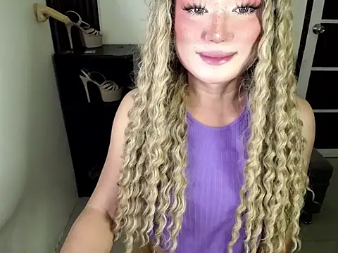 Snapshot of itsmecarla chatting on 28, 10, 2025 itsmecarla online show from 28, 10, 2025