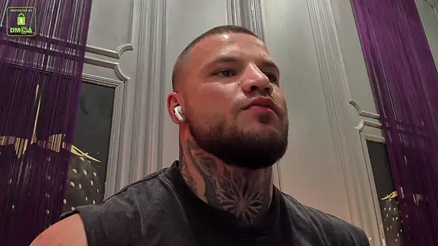 Snapshot of OliverSport chatting on 12, 10, 2025 OliverSport online show from 12, 10, 2025