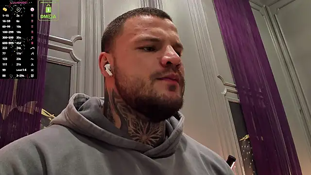 Snapshot of OliverSport chatting on 20, 11, 2025 OliverSport online show from 20, 11, 2025