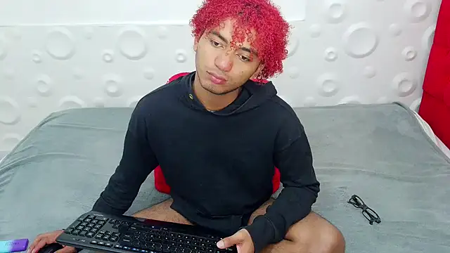 felipecams123 online show from 5, 12, 2025