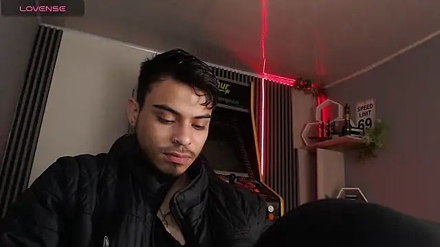 Snapshot of Bastian_MCcormick chatting on 4, 11, 2025 Bastian MCcormick online show from 4, 11, 2025