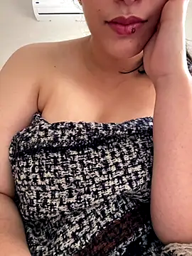 Snapshot of Bold-arabic-vibes chatting on 2, 12, 2025 Bold-arabic-vibes online show from 2, 12, 2025