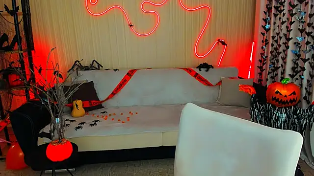 YourLovellyStory online show from 28, 10, 2025