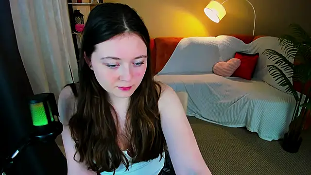 AlluringLookk online show from 26, 2, 2026