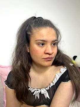 Snapshot of Emilyybennet_ chatting on 15, 11, 2025 Emilyybennet online show from 15, 11, 2025