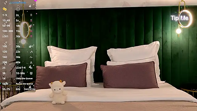 VanessaFields online show from 5, 2, 2026