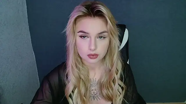 AngelicaHollywood online show from 8, 9, 2025