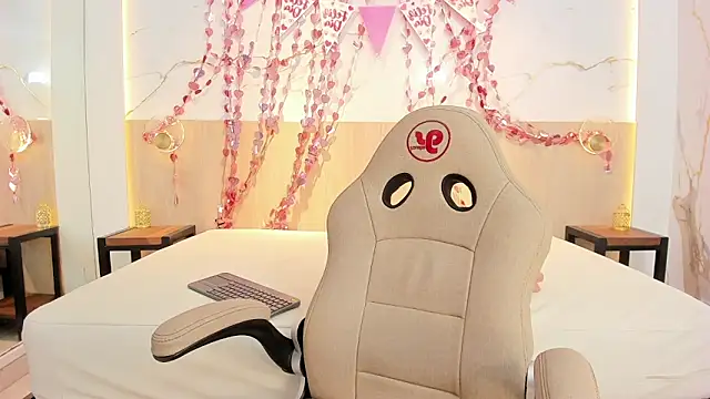 chloe murray online show from 9, 2, 2026